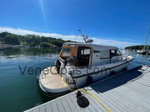 Tekniset tiedot ja arvostelut